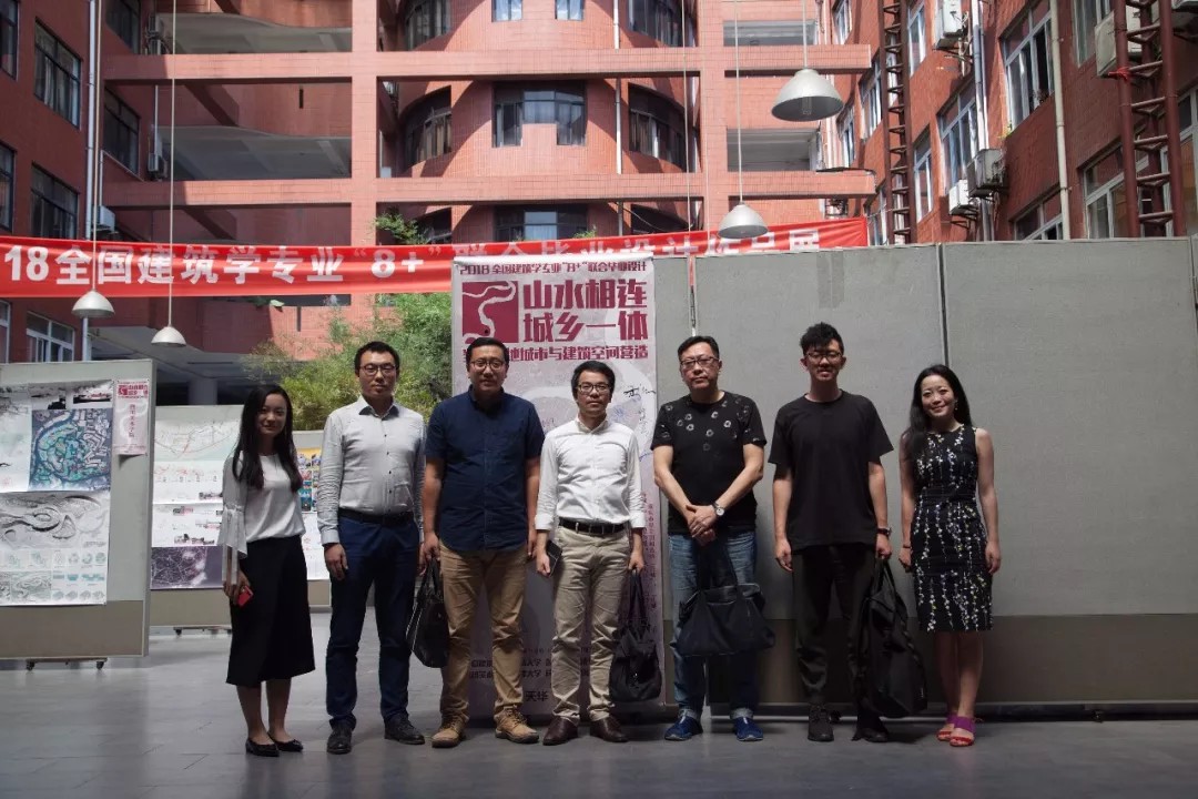 J9集团企业导师团合影